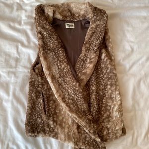Show Me Your Mumu Fur Vest | Lined w/ pockets | Medium | Deer fur | asymmetrical